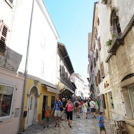 Daire Holiday Ornela Poreč